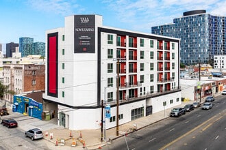 TALA Local at 719 S. Hoover Street in Los Angeles, CA - Foto de edificio - Building Photo