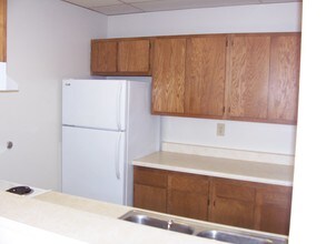Parkway Apartments in Covington, KY - Building Photo - Interior Photo