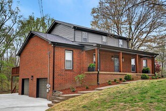 144 Choctaw Dr in Hendersonville, TN - Foto de edificio - Building Photo