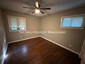 3935 Oakshire Rd in Des Moines, IA - Building Photo - Building Photo