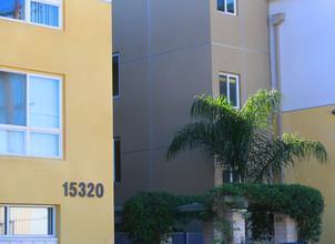 Rayen Apartments in North Hills, CA - Building Photo - Building Photo