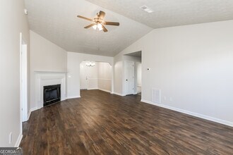 9430 Sleepy Hollow Ln in Jonesboro, GA - Building Photo - Building Photo