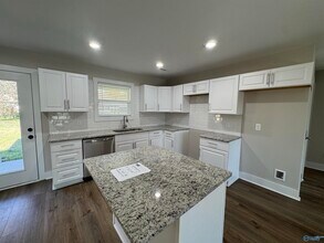 2714 Winchester Rd NW in Huntsville, AL - Building Photo - Building Photo