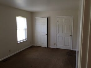 335 Duncan Ave in Front Royal, VA - Foto de edificio - Building Photo