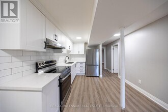 6 Ormerod St in Toronto, ON - Building Photo - Building Photo