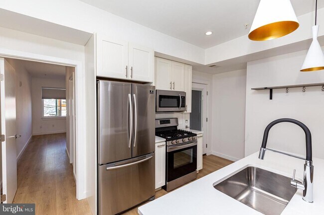 839 19th St NE-Unit -4 in Washington, DC - Foto de edificio - Building Photo