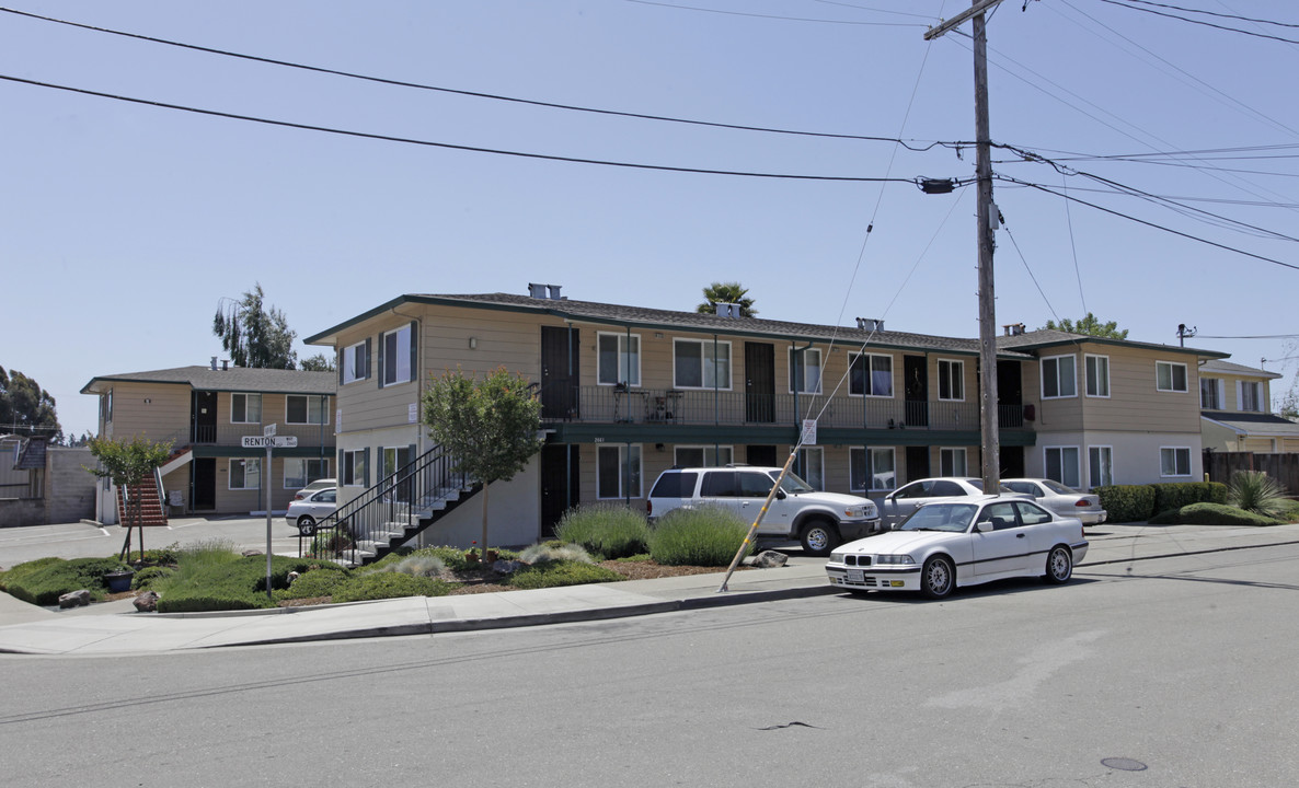 Renton Way in Castro Valley, CA - Foto de edificio