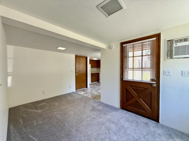 8290 Rogue River Hwy in Grants Pass, OR - Building Photo - Building Photo