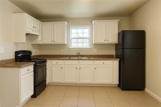 7854 Star St in New Orleans, LA - Foto de edificio - Building Photo