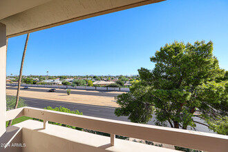 17404 N 99th Ave in Sun City, AZ - Foto de edificio - Building Photo