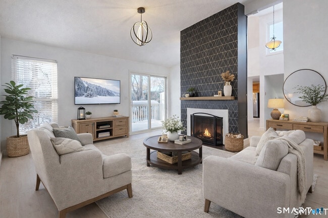 property at 10 Glenview Dr