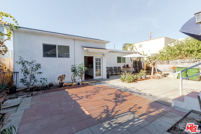 1207 S Harvard Blvd in Los Angeles, CA - Building Photo - Building Photo