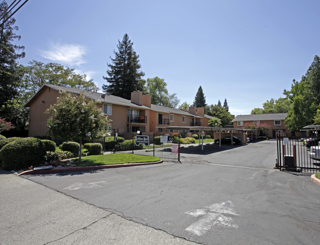 Arden Bell Apartments in Sacramento, CA - Building Photo - Building Photo