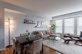 545 N 1st St in Minneapolis, MN - Foto de edificio - Building Photo