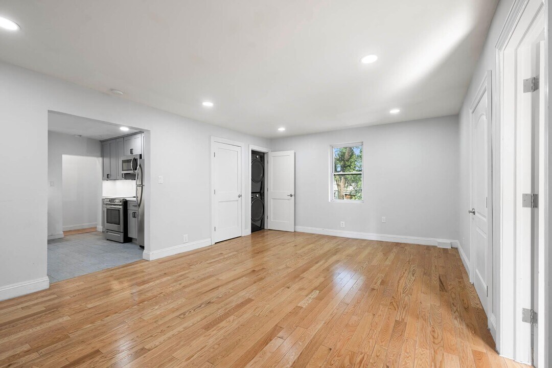 156 Summit Pl in Bronx, NY - Building Photo