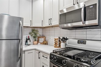 1313 E 52nd St in Austin, TX - Building Photo - Building Photo