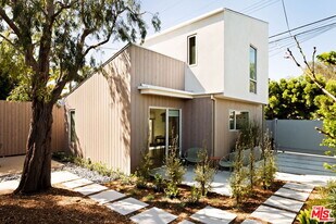 2209 Louella Ave in Los Angeles, CA - Building Photo