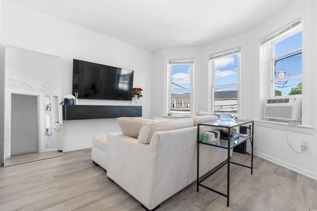 4308 Grand Ave in North Bergen, NJ - Building Photo - Building Photo