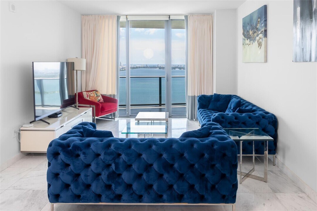 460 NE 28th St, Unit 3407 in Miami, FL - Foto de edificio