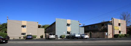 Capitol City Apartments in Sacramento, CA - Building Photo - Building Photo