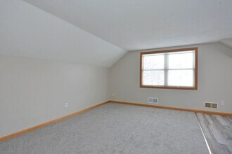 2153 Green Ave-Unit -#2 in Anoka, MN - Building Photo - Building Photo