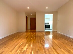 40 Williams St, Unit 404 in Brookline, MA - Building Photo - Building Photo