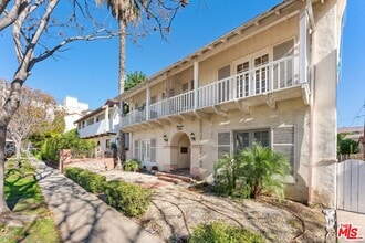 140 S Camden Dr in Beverly Hills, CA - Building Photo - Building Photo