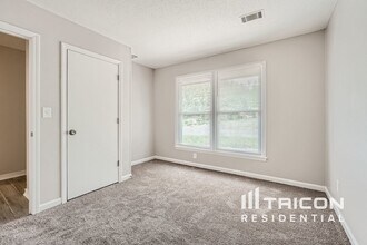 5313 Larewood Dr in Charlotte, NC - Building Photo - Building Photo