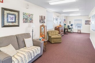 Stratford Place Apartments - Senior Living in Adrian, MI - Building Photo - Building Photo