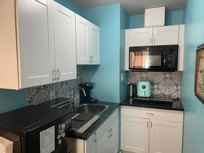 property at 3275 Parkhaven Dr