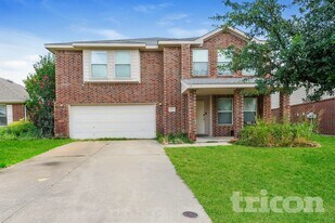 4877 Trail Hollow Dr in Fort Worth, TX - Building Photo