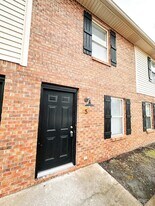 108 Coyote Ct, Unit 5 in Clarksville, TN - Building Photo