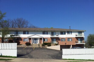 530 in Madison, WI - Building Photo