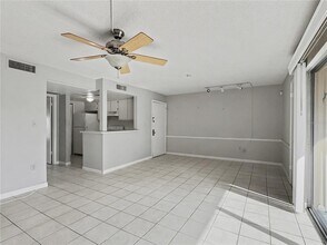 598 Orange Dr in Altamonte Springs, FL - Building Photo - Building Photo