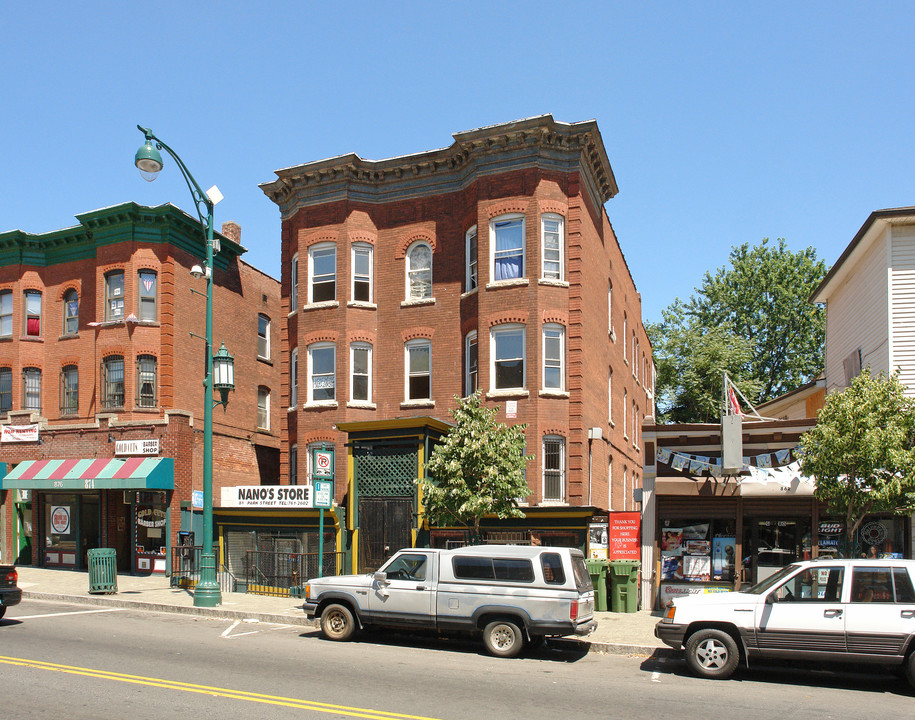 866-870 Park St in Hartford, CT - Building Photo