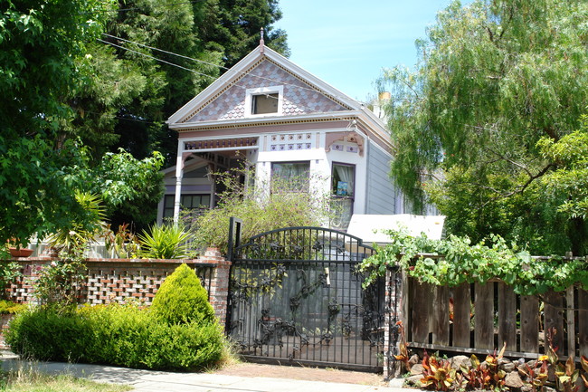 2333 Carleton St in Berkeley, CA - Building Photo - Building Photo