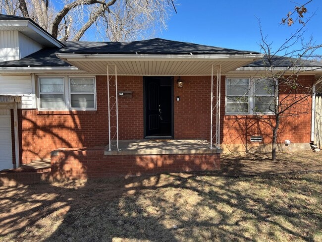 205 W Coe Dr in Midwest City, OK - Building Photo - Building Photo