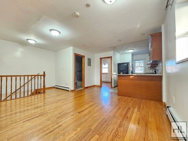 Spacious 3-Bedroom Apartment in Woodside