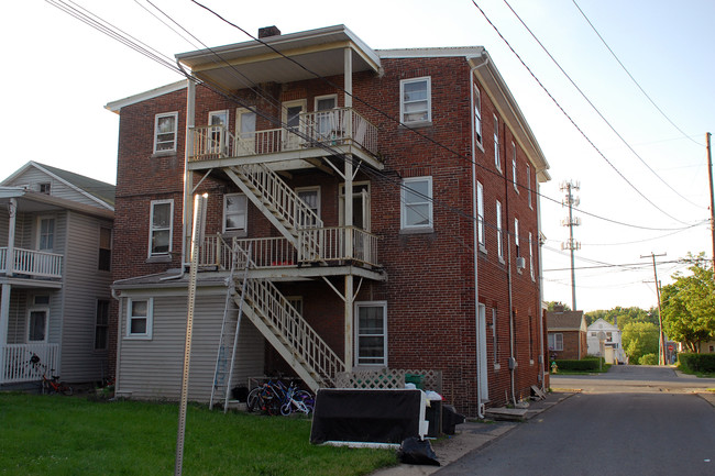 345 Herman Ave in Lemoyne, PA - Foto de edificio - Building Photo