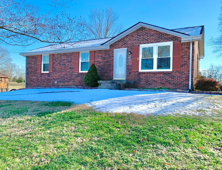 1858 Harriet Dr in Clarksville, TN - Building Photo