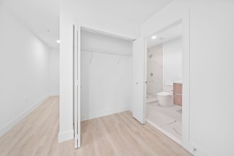 32 NW 14th Ave in Miami, FL - Foto de edificio - Building Photo