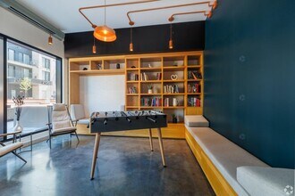 2114 Sainte-Catherine Rue E in Montréal, QC - Building Photo - Building Photo