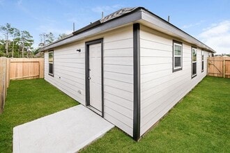 2412 Carp Dr in Conroe, TX - Building Photo - Building Photo