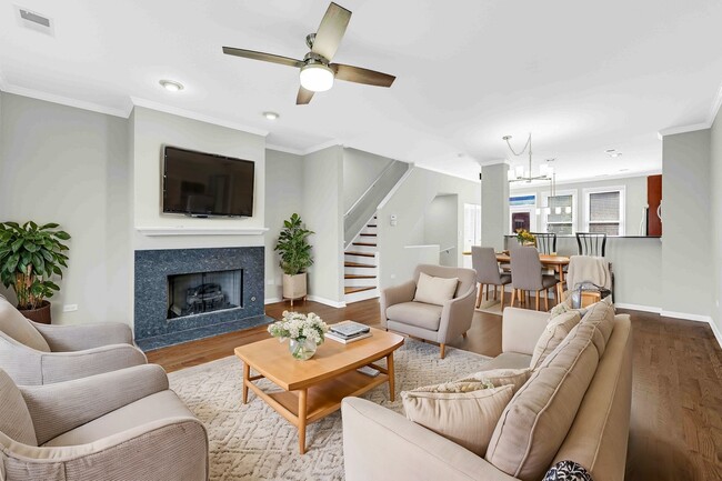 1040 N Kingsbury St in Chicago, IL - Building Photo - Building Photo