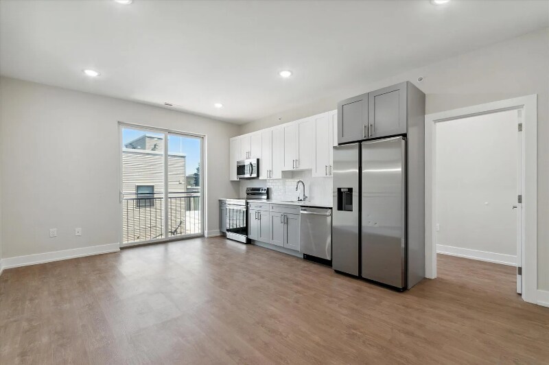723 N 35th St in Philadelphia, PA - Building Photo