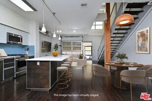 11500 Tennessee Ave in Los Angeles, CA - Building Photo