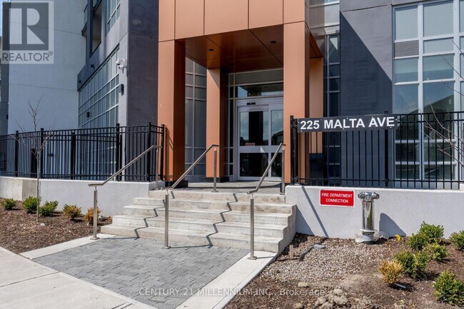 225-225 Malta Ave. in Brampton, ON - Building Photo - Building Photo