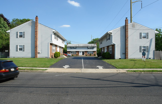 40-44 Smith Ln in Runnemede, NJ - Building Photo - Building Photo