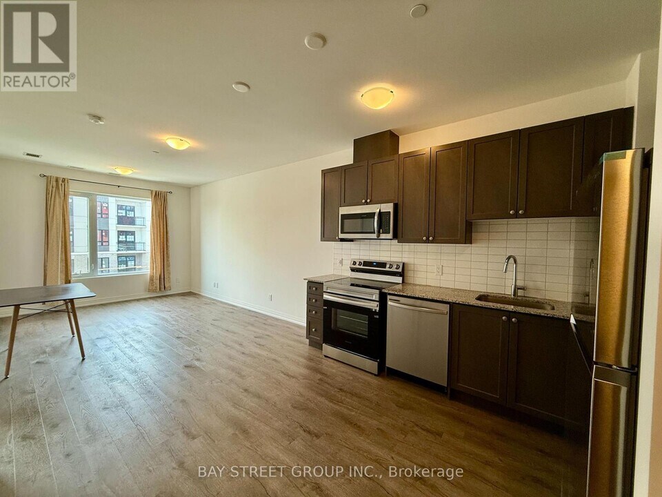 3265 Carding Mill Trail in Oakville, ON - Building Photo