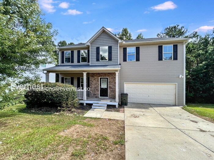 345 Westridge Cir in Dallas, GA - Foto de edificio
